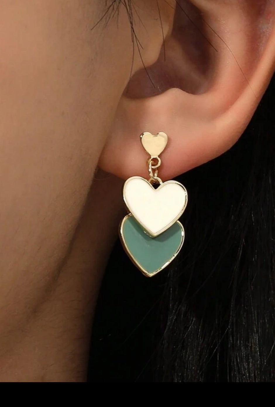 Green Heart Earrings 💚